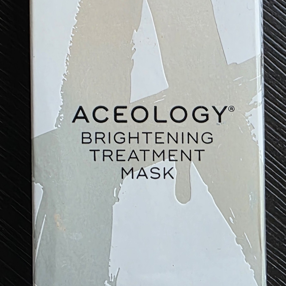 Brightening Treatment Mask - White